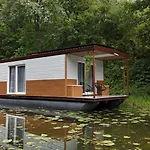 Houseboat *