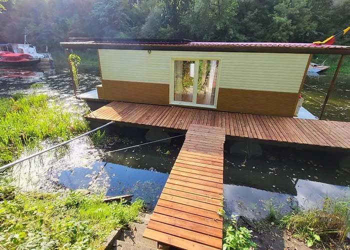 Houseboat Bådhotel *