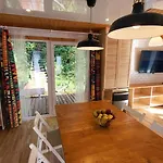 Houseboat Botel *