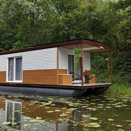 Houseboat *