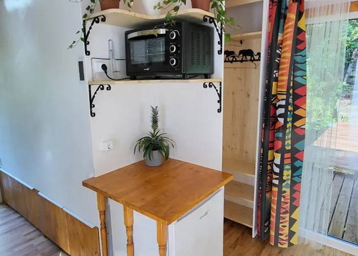 Houseboat Ботель *